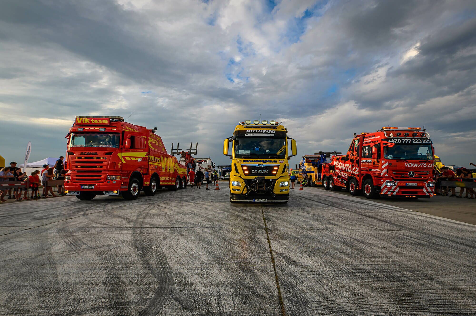Czechoslovak Tow Show 2025 - odtahová technika - navijáky, LED světla, kurtny, upínací pásy